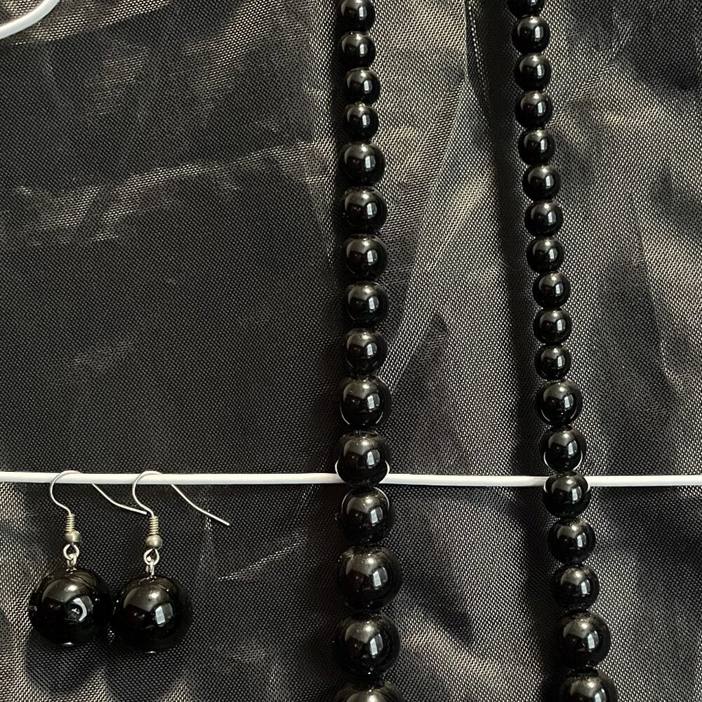 Black Onyx Look Ceramic Earrings & 16-20" adjustable Necklace - PreOwned